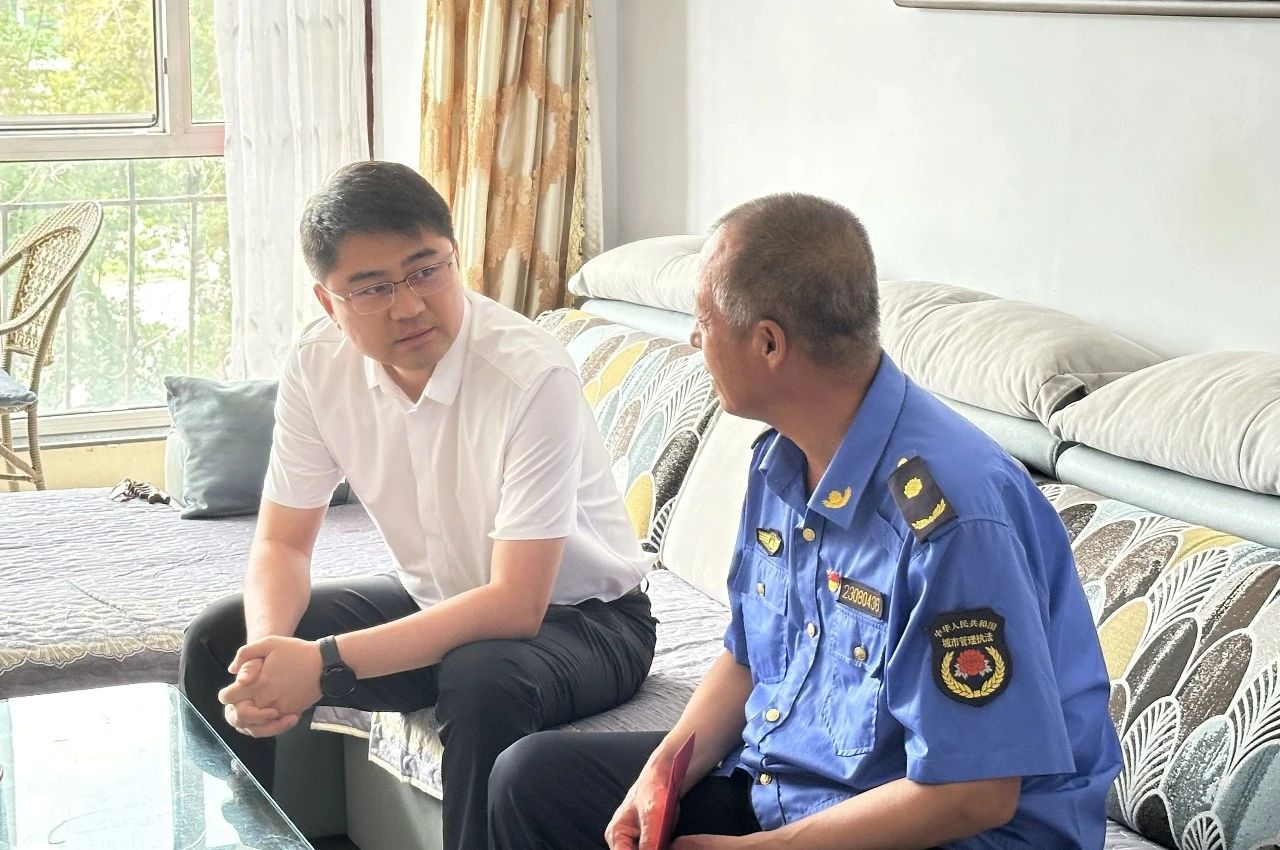 市长王浩开展“七一”走访慰问活动