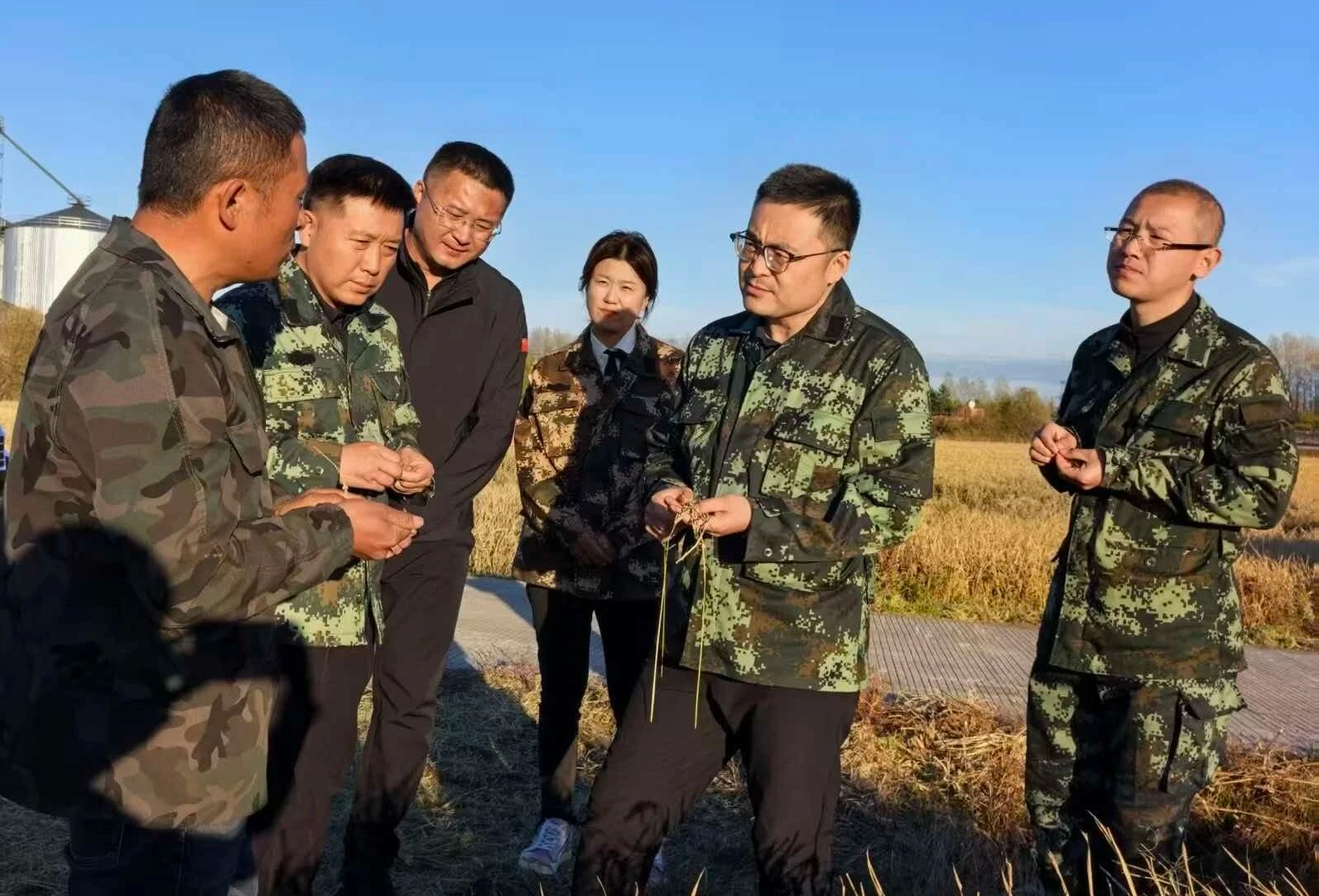市长张效坤就我市当前重点工作进行调研
